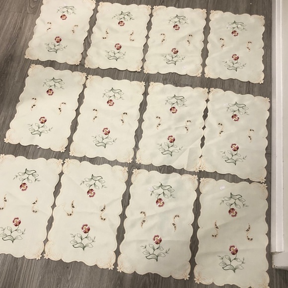 NEW| Vintage 90’s Embroidered Placemats - Picture 2 of 4